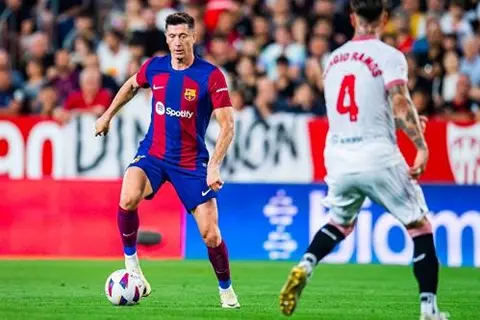 ليفاندوفيسكي يرفض مقترح برشلونة ويحسم مستقبله